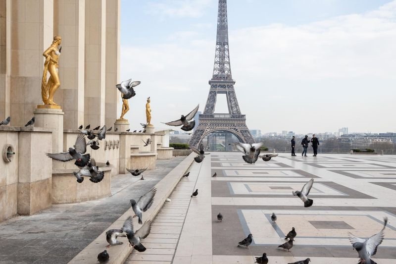 Париж ще разшири градската система за охлаждане, която използва вода от Сена