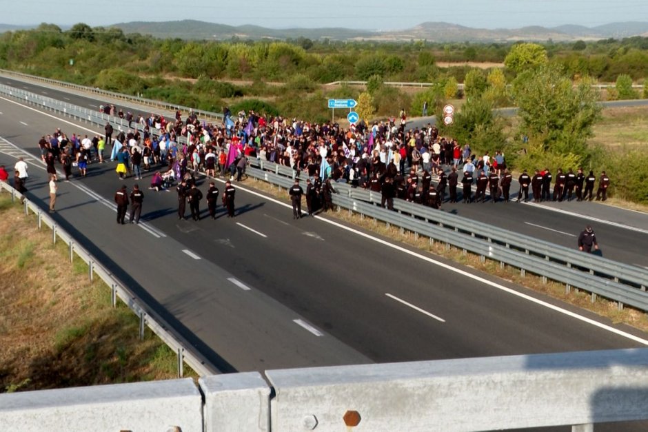 Пътната блокада от миньори и енергетици на магистрала "Тракия" край Стара Загора остава Сн. БГНЕС