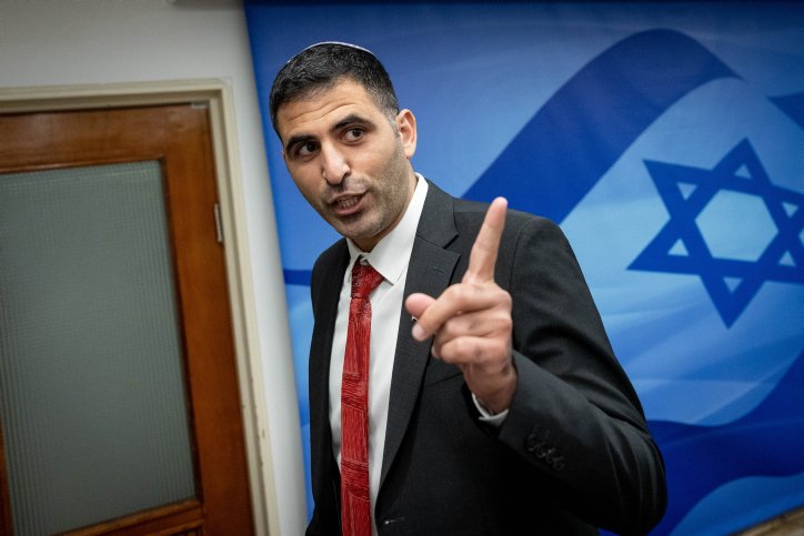 Израелският министър на комуникациите Шломо Кархи