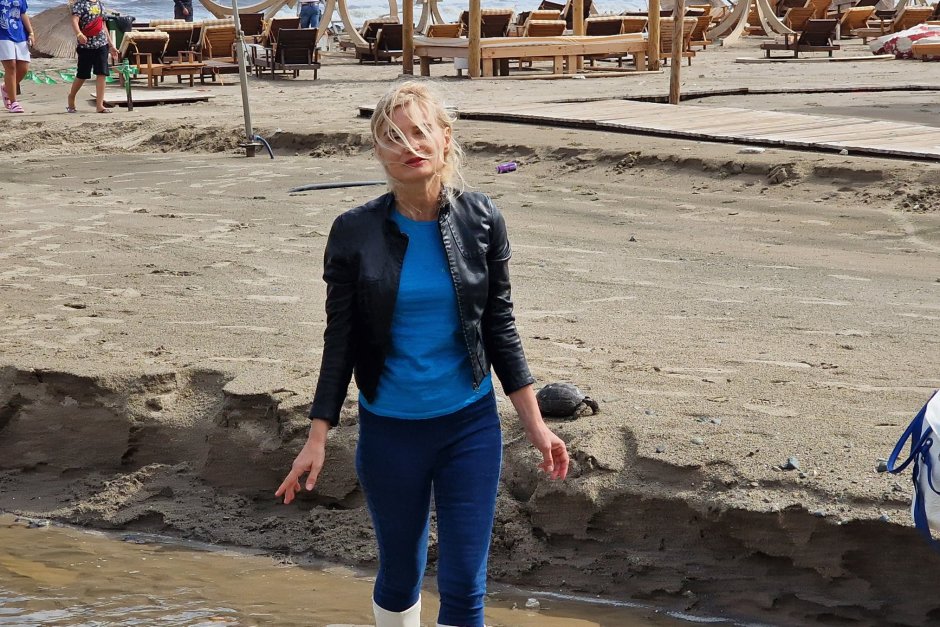 Туристическият министър Зарица Динкова посети района на бедствието в сряда. Сн. БГНЕС