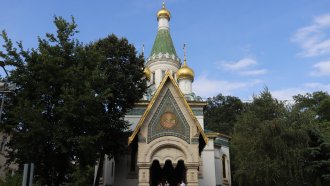 Правосъдният министър: Недопустимо е руският посланик да затваря църква