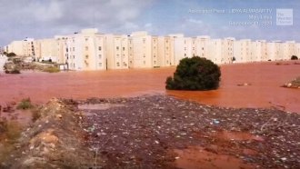 Либия: Броят на загиналите при наводненията в Дерна нарасна на 11 300