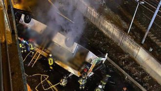 "Апокалиптична сцена": Най-малко 20 загинали след падане на автобус от мост близо до Венеция