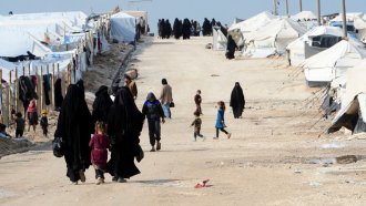 Лагерите за семейства на джихадисти се превръщат в гнезда за създаване на нови терористи чрез насилие