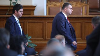Пеевски размаха пръст на Асен Василев да преосмисли как работи с депутатите