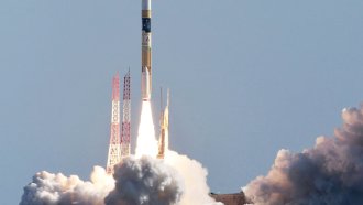 Япония изстреля първия си модул за изследване на Луната (видео)