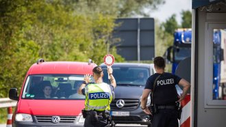 Полша и Чехия въвеждат проверки на границата със Словакия
