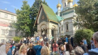 Руската църква в София: с пагони под расото