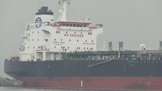 На първо четене отказ от руски петрол и промени в избора на особен управител в "Нефтохим"