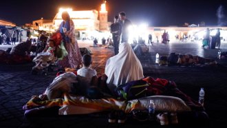 Жертвите на труса в Мароко вече са над 2 хиляди, втора нощ хората спят на улиците