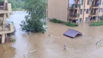 Премиерът след потопа в Царево: Ще работим срещу системните проблеми с превенцията