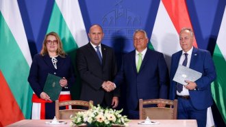 Булгаргаз и унгарската MVM ще си сътрудничат за LNG доставки
