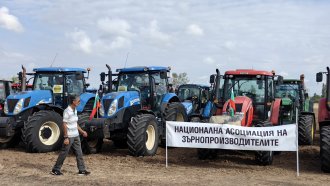 "Зърнарите" извоюваха запазване на забраната за внос на слънчоглед от Украйна (видео)