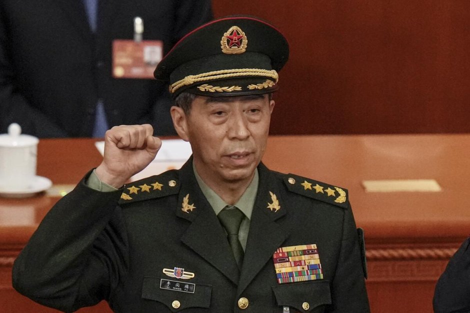Китайският министър на отбраната беше отстранен от длъжност