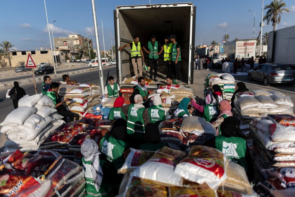 Втори конвой с хуманитална помощ влезе през Египет в Газа, сн. GettyImages