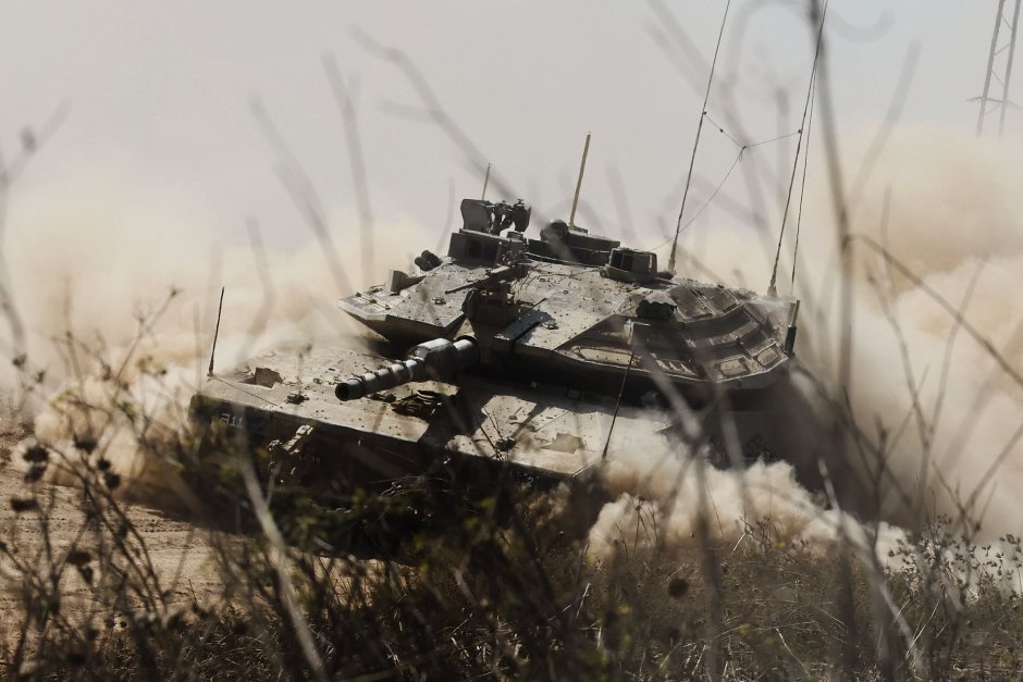 Танкове на Израел навлязоха в ивицата Газа Сн. ЕПА/БГНЕС