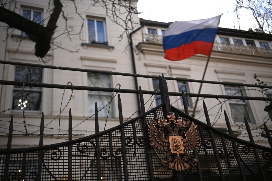 Консулството към посолството на Русия в Лондон, Великобритания. Снимка: ЕПА/БГНЕС