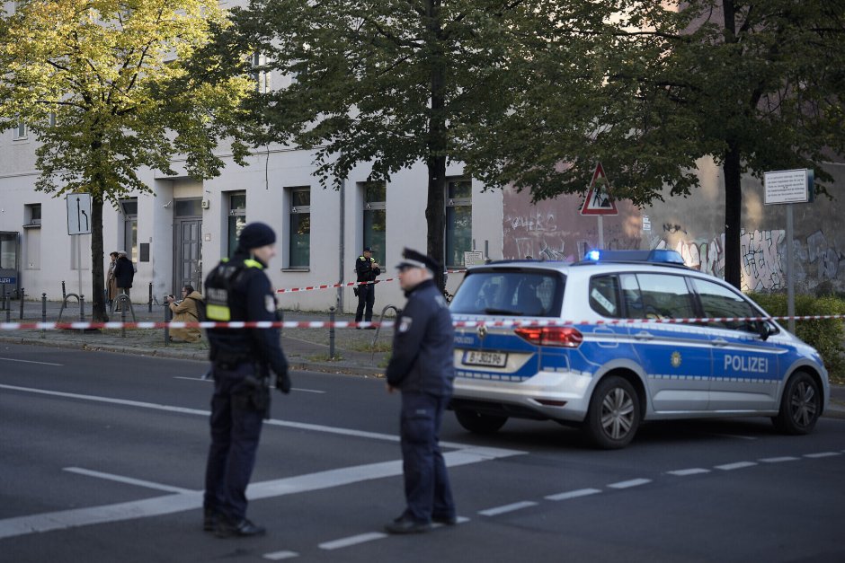 Берлинска синагога е атакувана със запалителни бомби