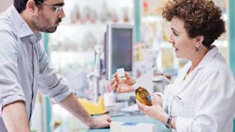 Отново напрежение между лекари и фармацевти относно замяната на лекарства в аптеката
