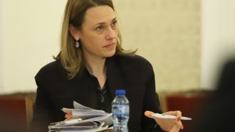 Бившият шеф на парламента Ива Митева е уволнена като правен директор на НС