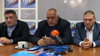 Борисов с люти закани към "сглобката" и ПП-ДБ, приятелски мигач към Румен Радев