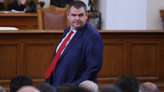 Пеевски вече е съпредседател на парламентарната група на ДПС