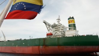 САЩ вдигат санкциите срещу Венецуела за петрол и злато