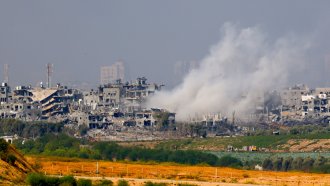 Взрив в бежанския лагер "Джабалия" в Газа сравни със земята цели жилищни сгради
