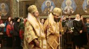 Десетки миряни се помолиха за здравето на Патриарх Неофит