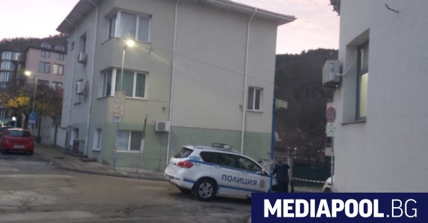 Photo of Tir lors du vol d’une voiture de récupération dans le centre de Blagoevgrad.  Un agent de sécurité est en danger de mort