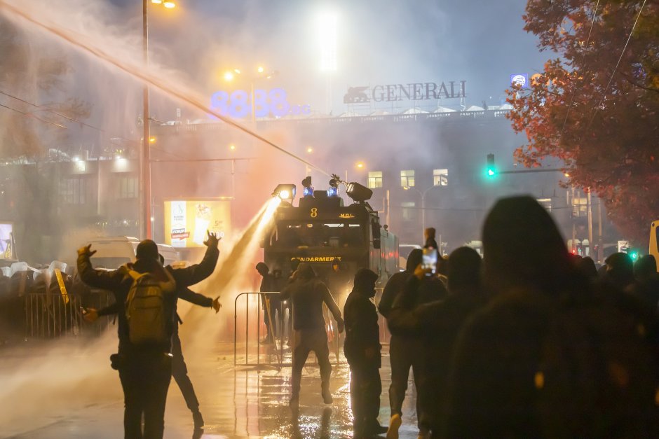 Към момента отстранените за полицейско насилие на протеста на 16 ноември са трима.