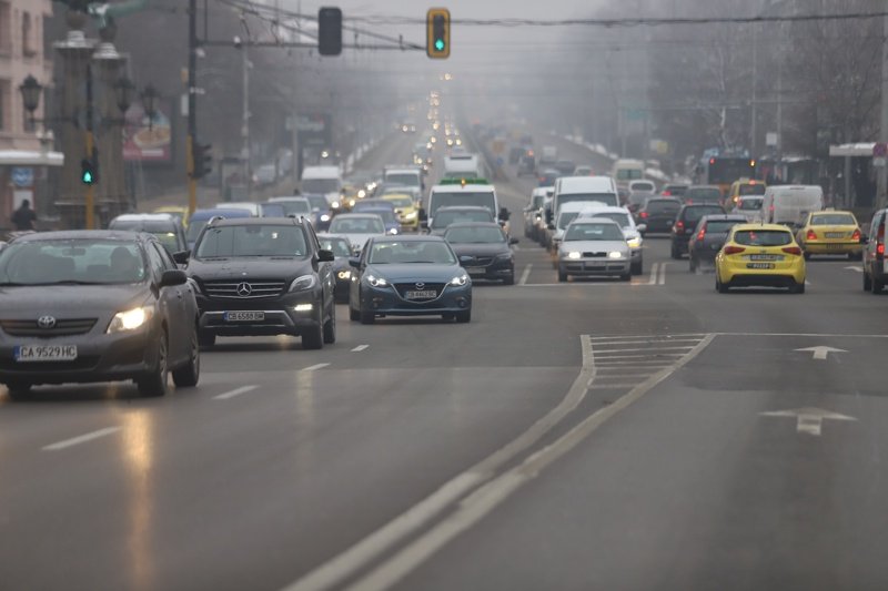 От 1 декември влиза в сила забраната за движение на най-замърсяващите коли в центъра на София. Сн. БГНЕС
