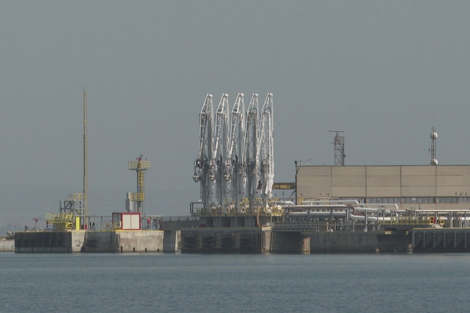 Петролното пристанище на "Лукойл Нефтохим"