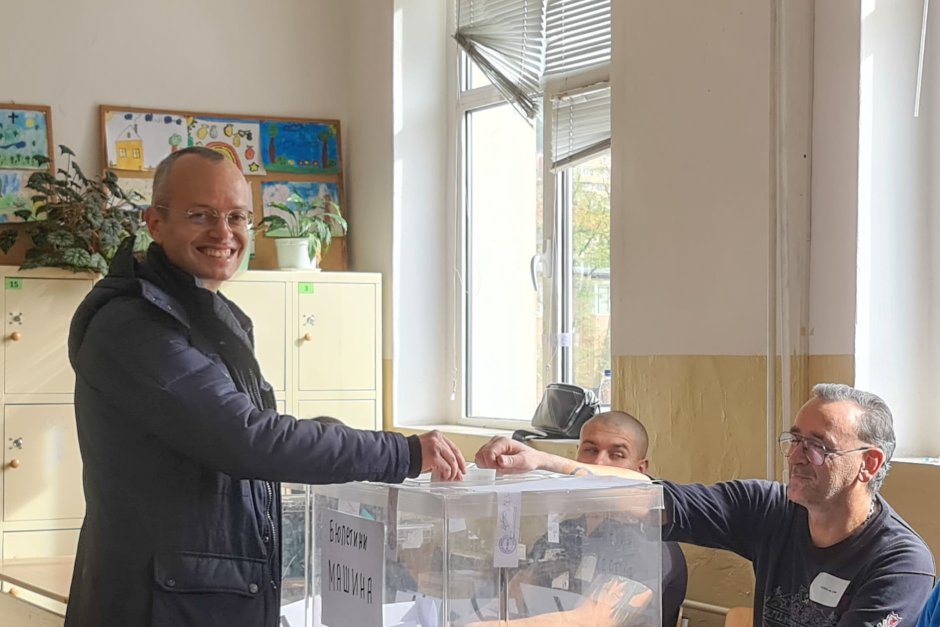 Методи Байкушев гласува на балотажа в Благоевград, Сн. Фейсбук