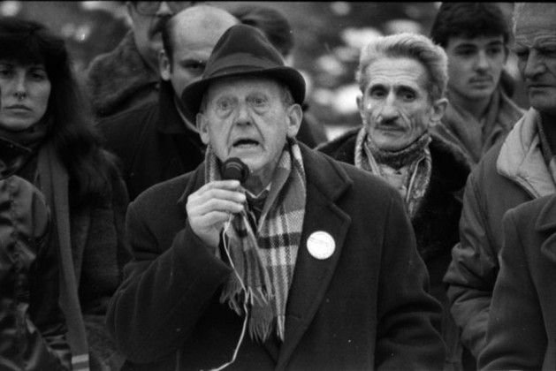 Илия Минев по време митинг през ноември 1989 г. в София Сн. БНТ