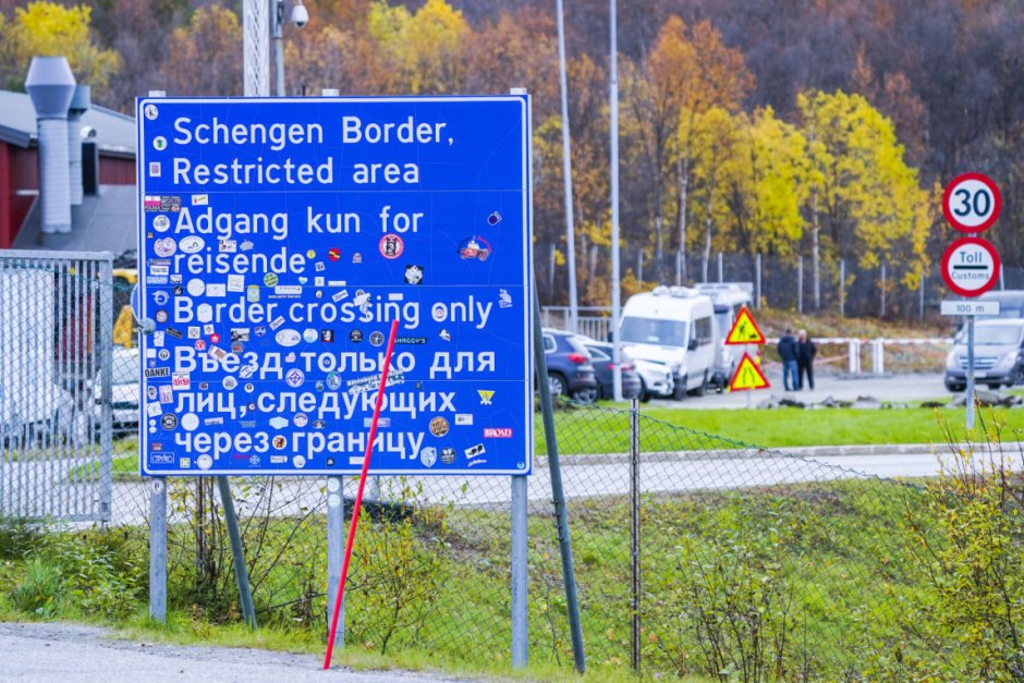 След Финландия и Норвегия се готви да затвори границата с Русия