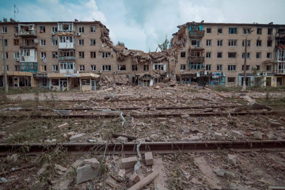 Разрушена сграда в Авдеевка
