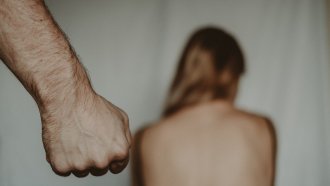 Мъж ще бъде съден за склоняване към самоубийство чрез домашно насилие