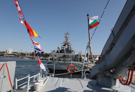 Кадър от събитие на Висшето военноморско училище "Н. Й. Вапцаров“ . Сн. БГНЕС