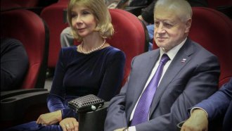 Висш руски политик и жена му са отвели украинско дете, сменили името му го и осиновили