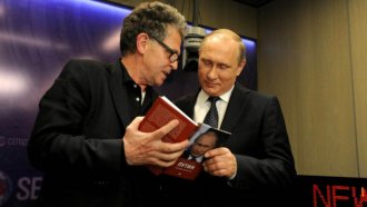 Германско издателство спря книги за Путин на журналист, спонсориран от руски милиардер