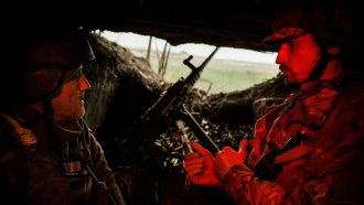Военнослужещи от 68-ма пехотна бригада "Олекса Довбуш" в района на Харков, Украйна Сн. ЕПА/БГНЕС