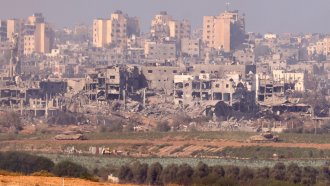 Продължават сраженията в района на най-голямата болница в Газа