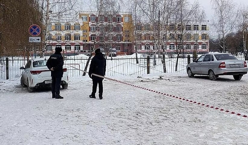 Стрелба в руско училище завърши с две жертви