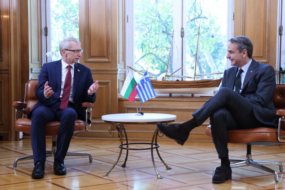 Динков и Мицотакис обсъдиха ускоряването на проектите за свързаност на Гърция, България и Румъния, сн. Министерски съвет