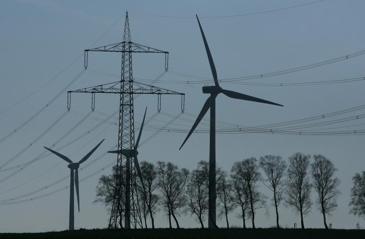 Безвъзмездната европомощ за енергийните мрежи ще допринесе за развитието им и няма да вдигне толкова цените на тока