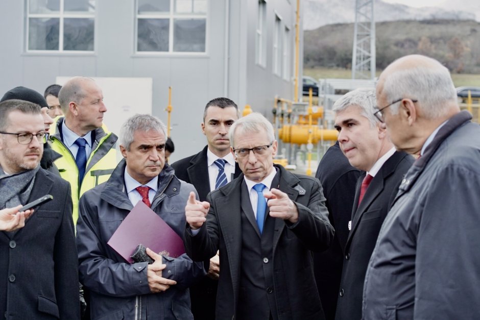 Преди откриването на сръбска територия, у нас премиерът и енергийният министър инспектираха част от съоръжението у нас, сн. БГНЕС