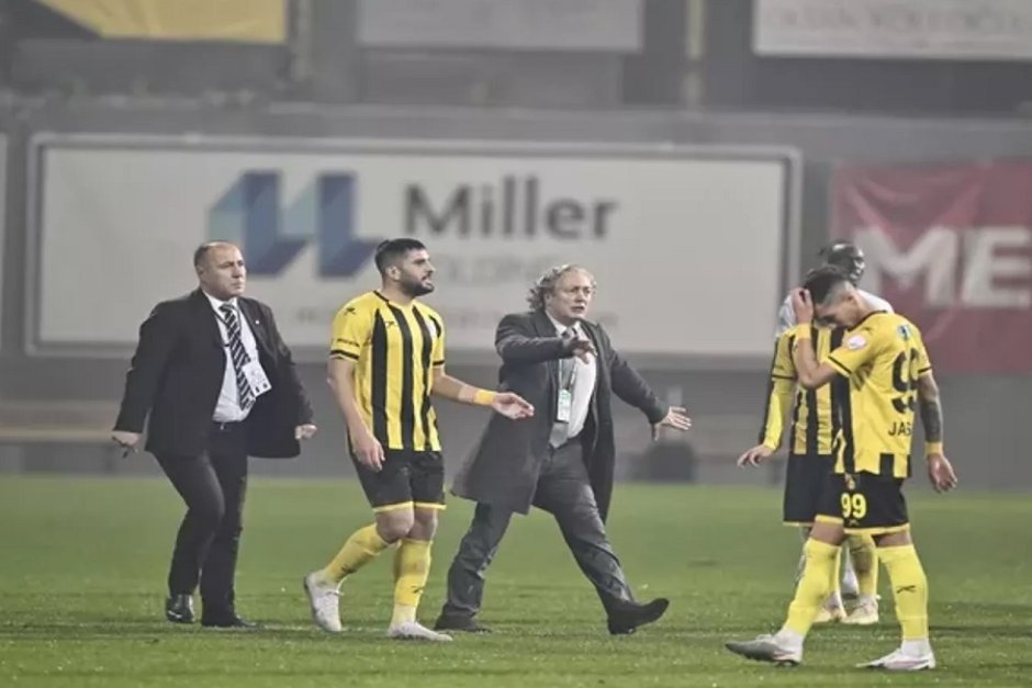 Кадър от скандалите след мача, снимка Turkiyegazetesi
