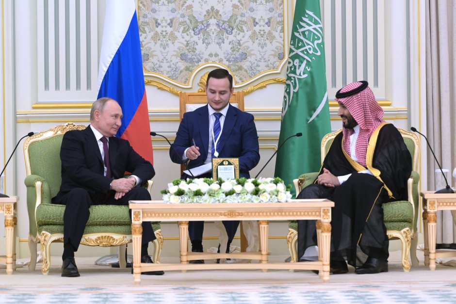 Путин и Мохамед бин Салман обсъдиха сътрудничеството в рамките на ОПЕК+ Сн. ЕПА/БГНЕС