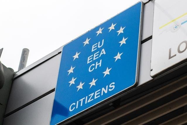 Няколко държави от Шенген поддържат трайно проверки по вътрешните сухопътни граници
